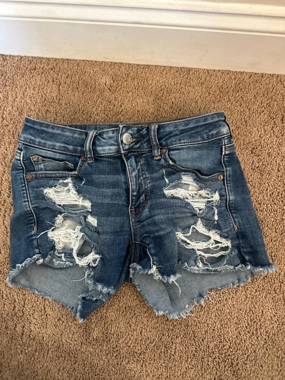 American Eagle Women’s Midi Jean Shorts Denim Distressed Size 6 Stretch